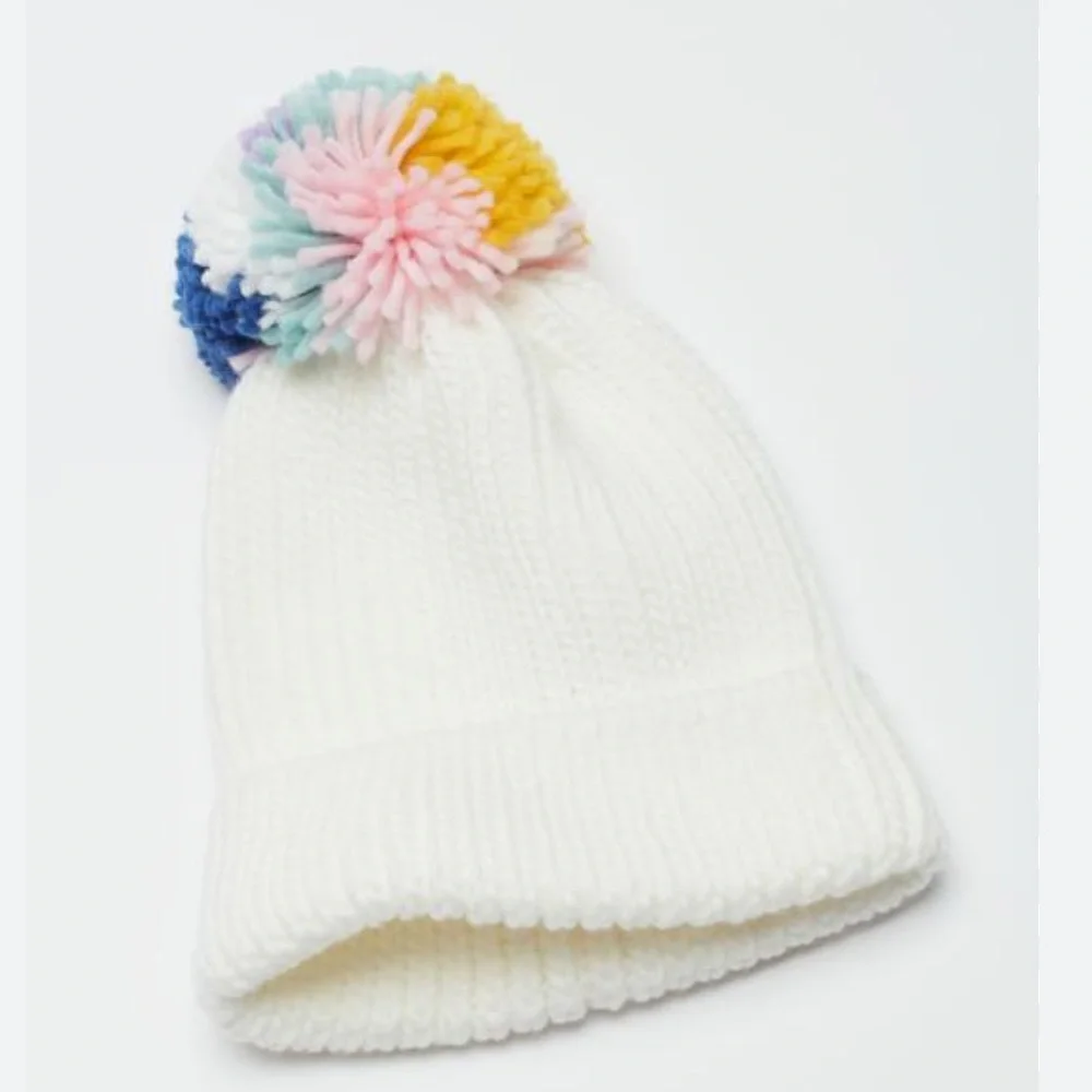 NWOT mixed yarn colorful Pom Pom white knit beanie winter hat